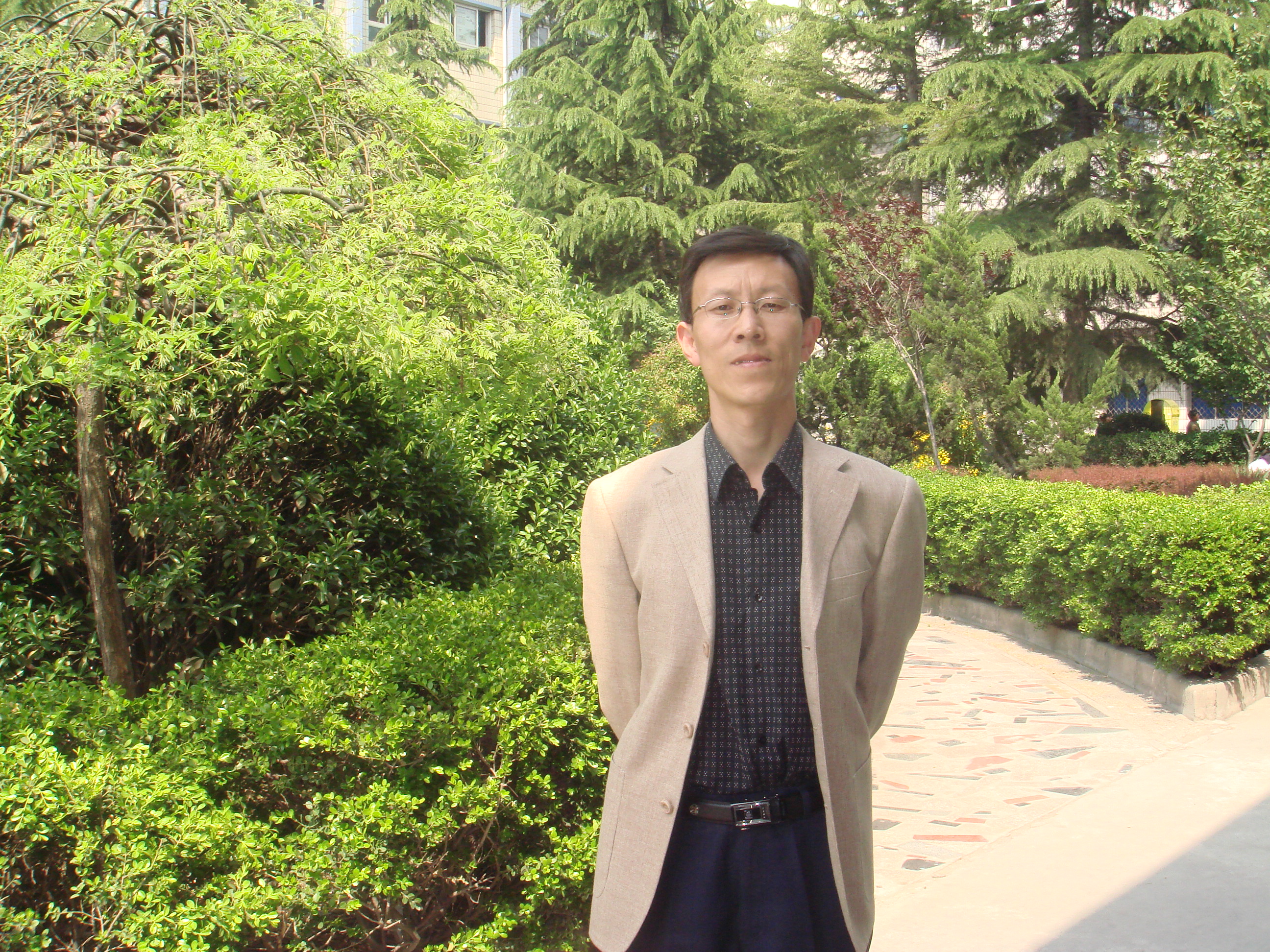 我院“知行研究社”学生与康复医院职工