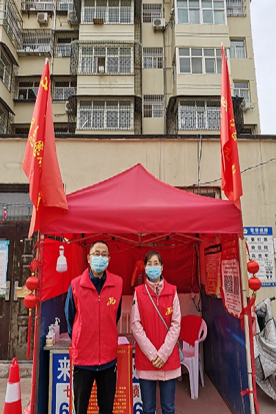 龙泉社区联点共建疫情防控执勤 (2).jpg